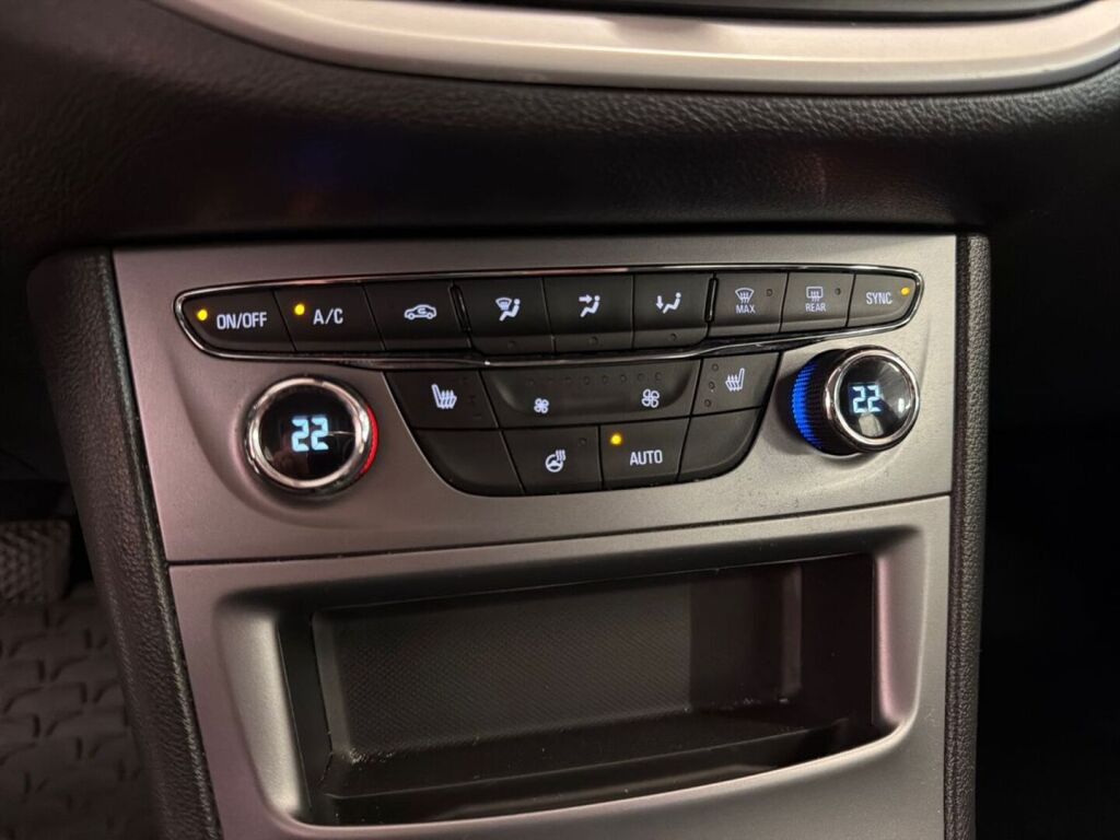 Opel Astra 2019 Valkoinen