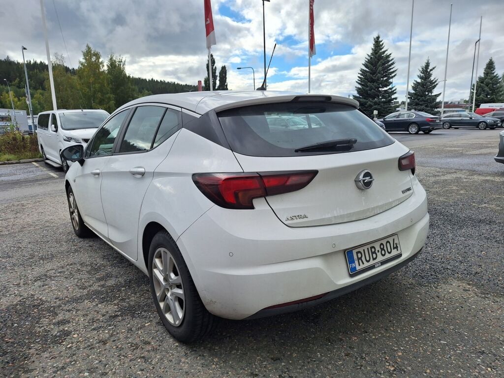 Opel Astra 2019 Valkoinen