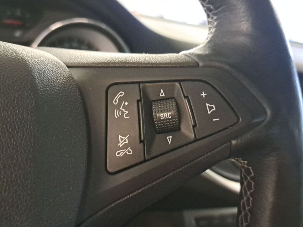 Opel Astra 2019 Valkoinen