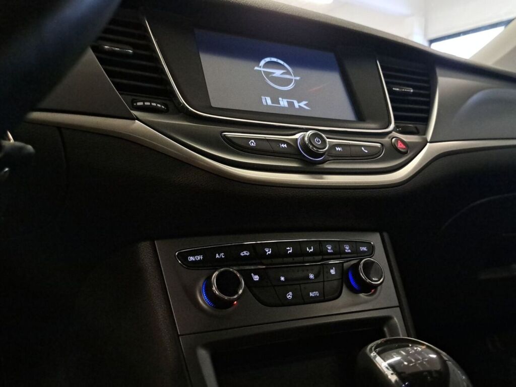 Opel Astra 2019 Valkoinen