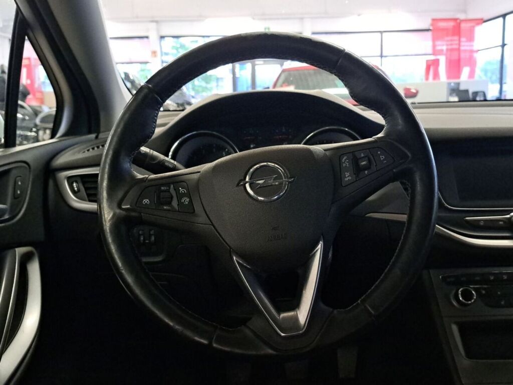 Opel Astra 2019 Valkoinen