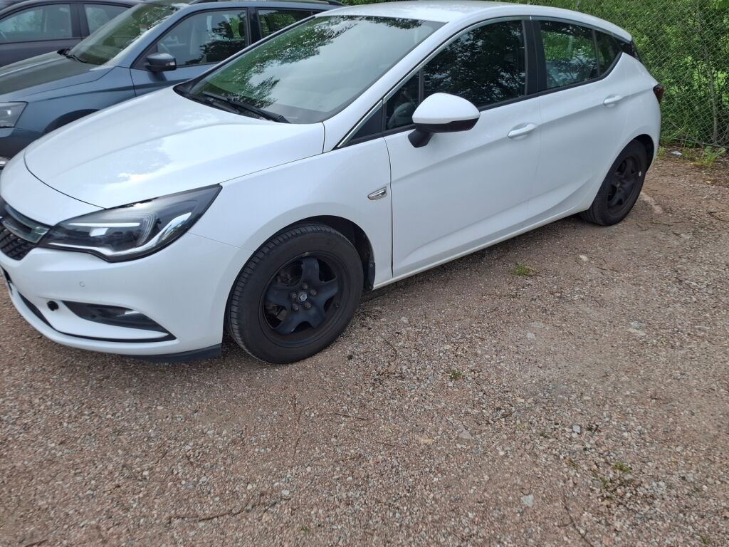 Opel Astra 2019 Valkoinen