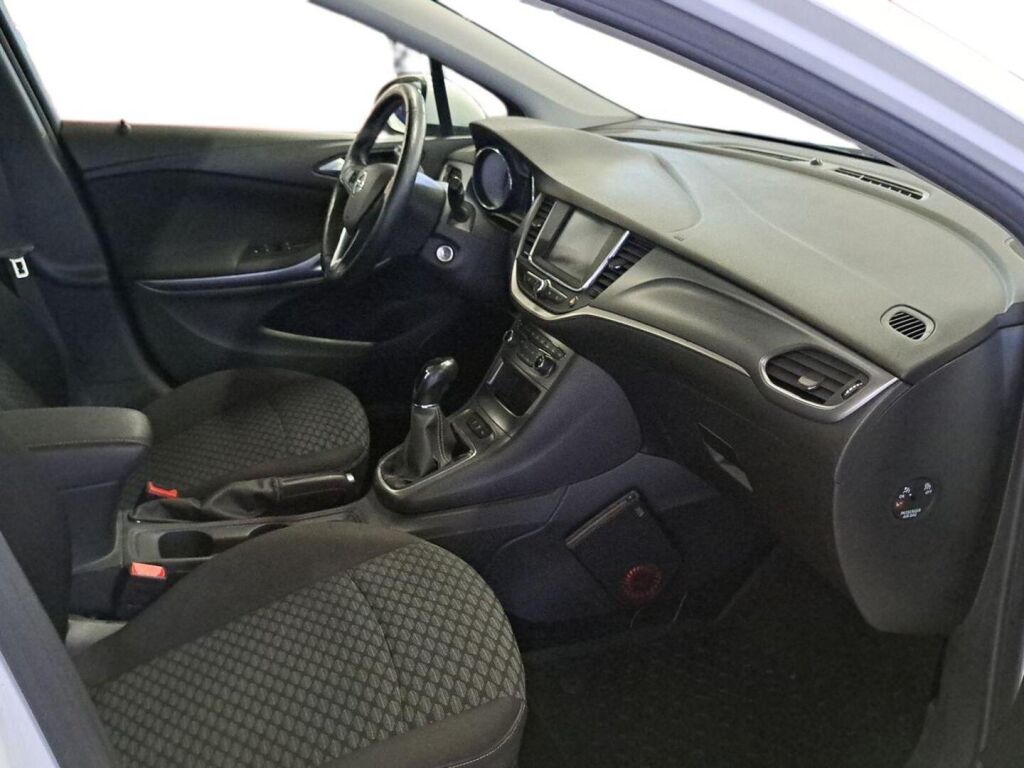 Opel Astra 2019 Valkoinen