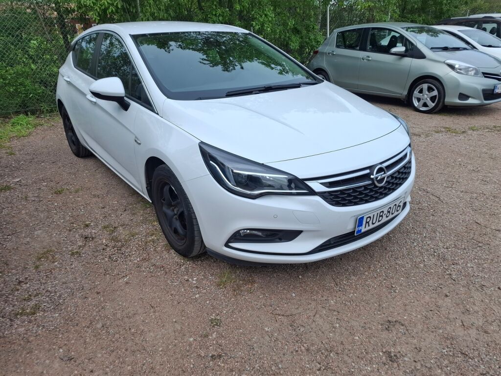 Opel Astra 2019 Valkoinen