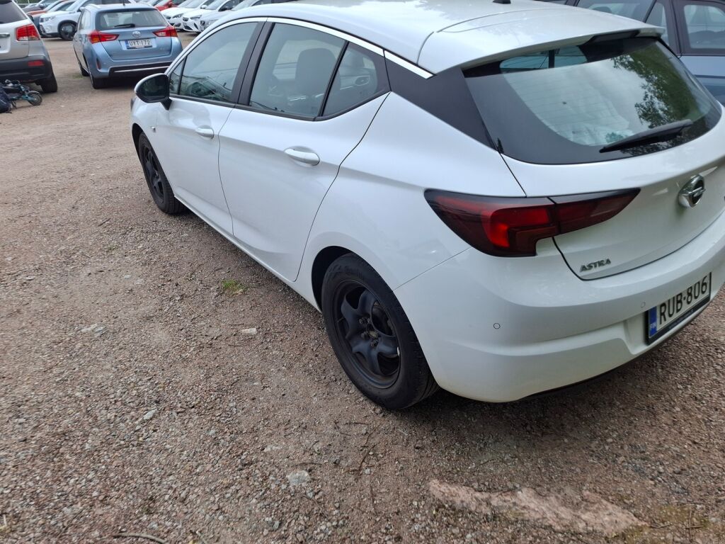 Opel Astra 2019 Valkoinen
