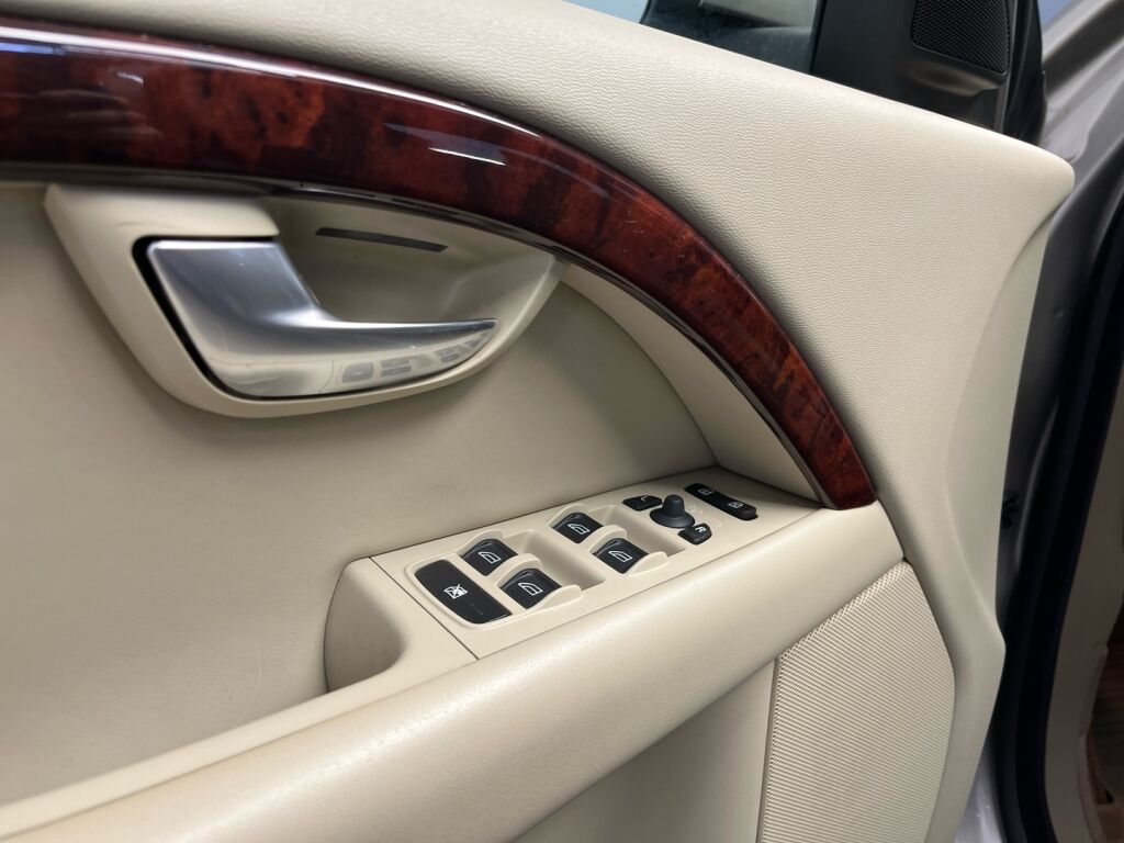 Volvo V70 2008 Met. Ruskea (beige)