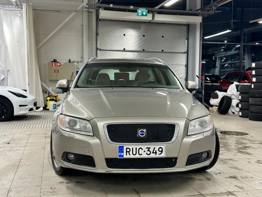 Volvo V70 2008 Met. Ruskea (beige)