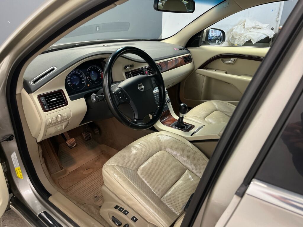 Volvo V70 2008 Met. Ruskea (beige)