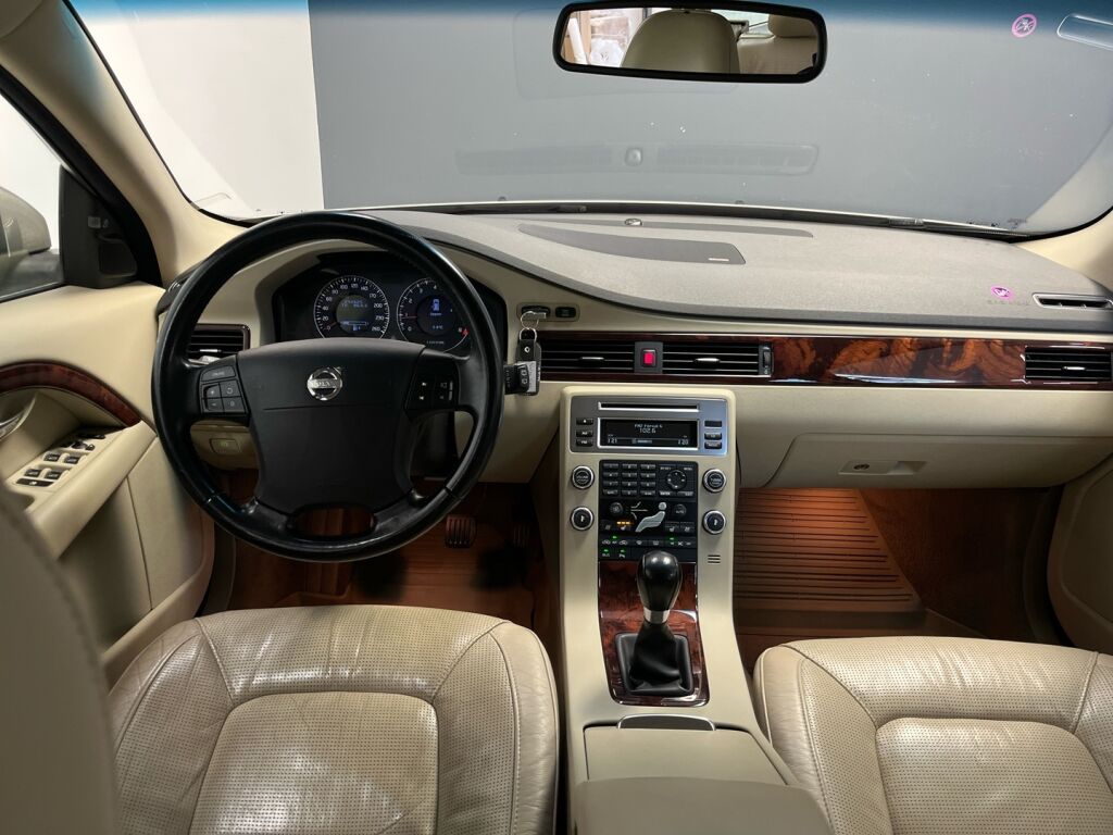 Volvo V70 2008 Met. Ruskea (beige)