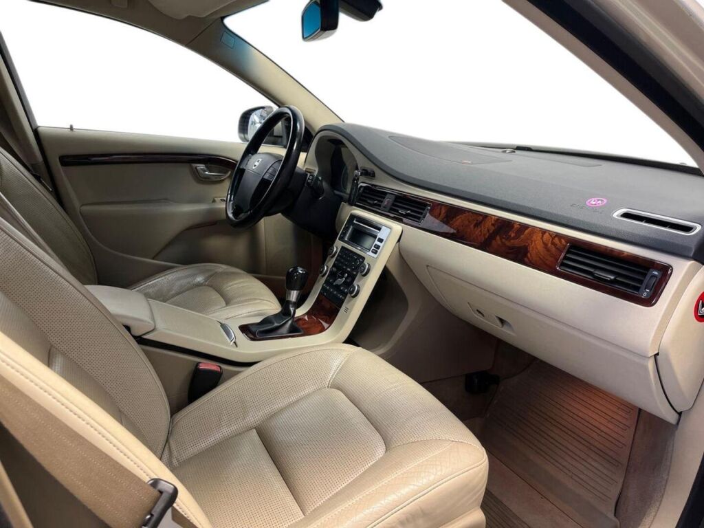 Volvo V70 2008 Met. Ruskea (beige)