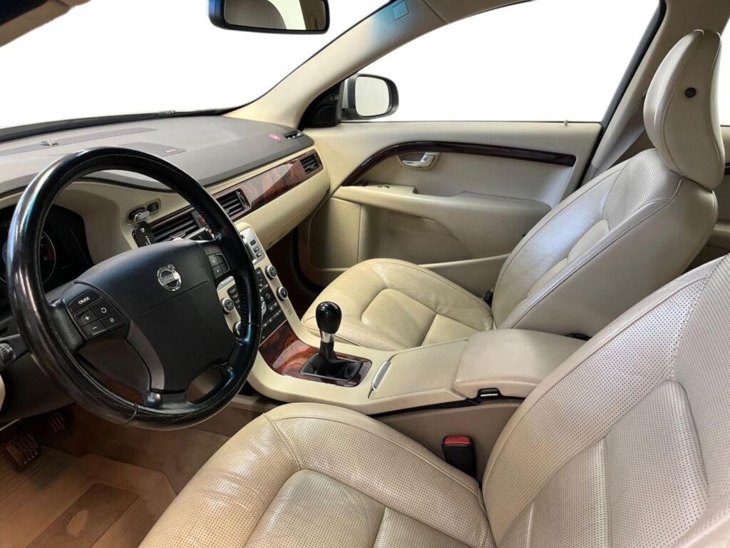 Volvo V70 2008 Met. Ruskea (beige)
