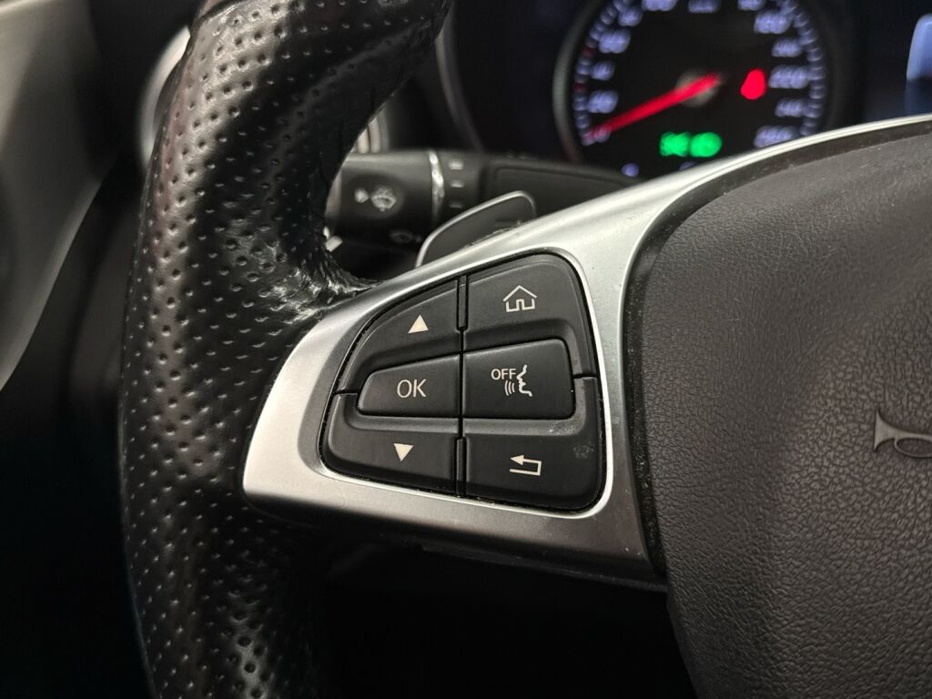 Mercedes-Benz C 2016 Sininen