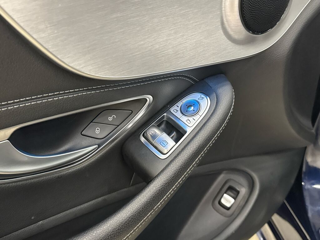 Mercedes-Benz C 2016 Sininen