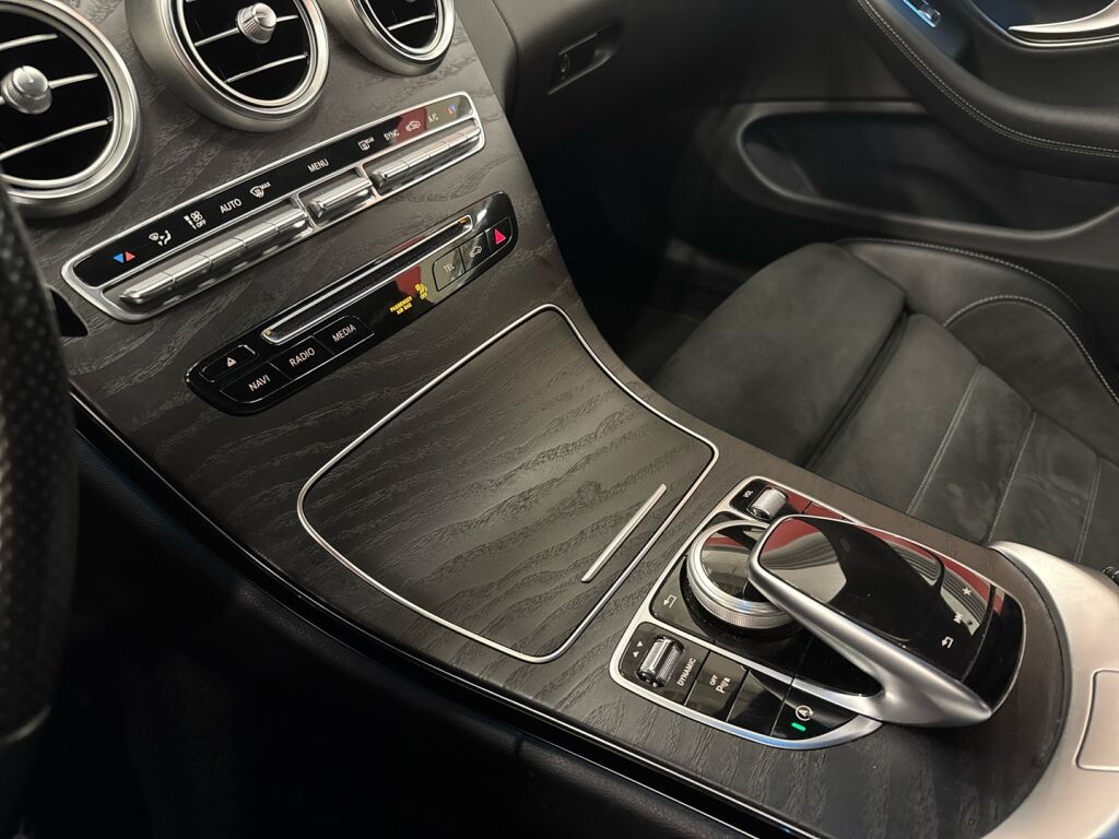 Mercedes-Benz C 2016 Sininen