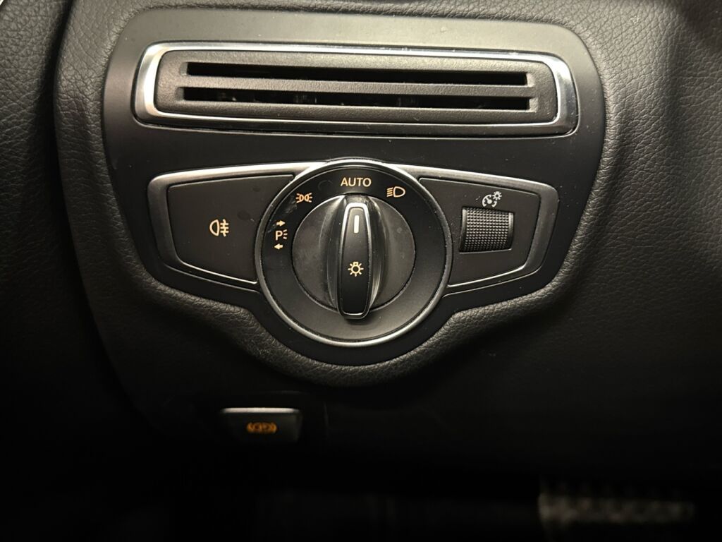 Mercedes-Benz C 2016 Sininen