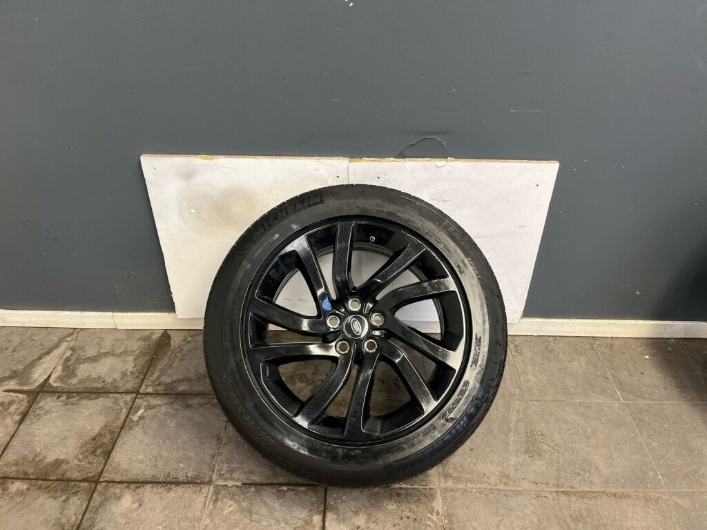 Land Rover Discovery 2018 Met. Musta