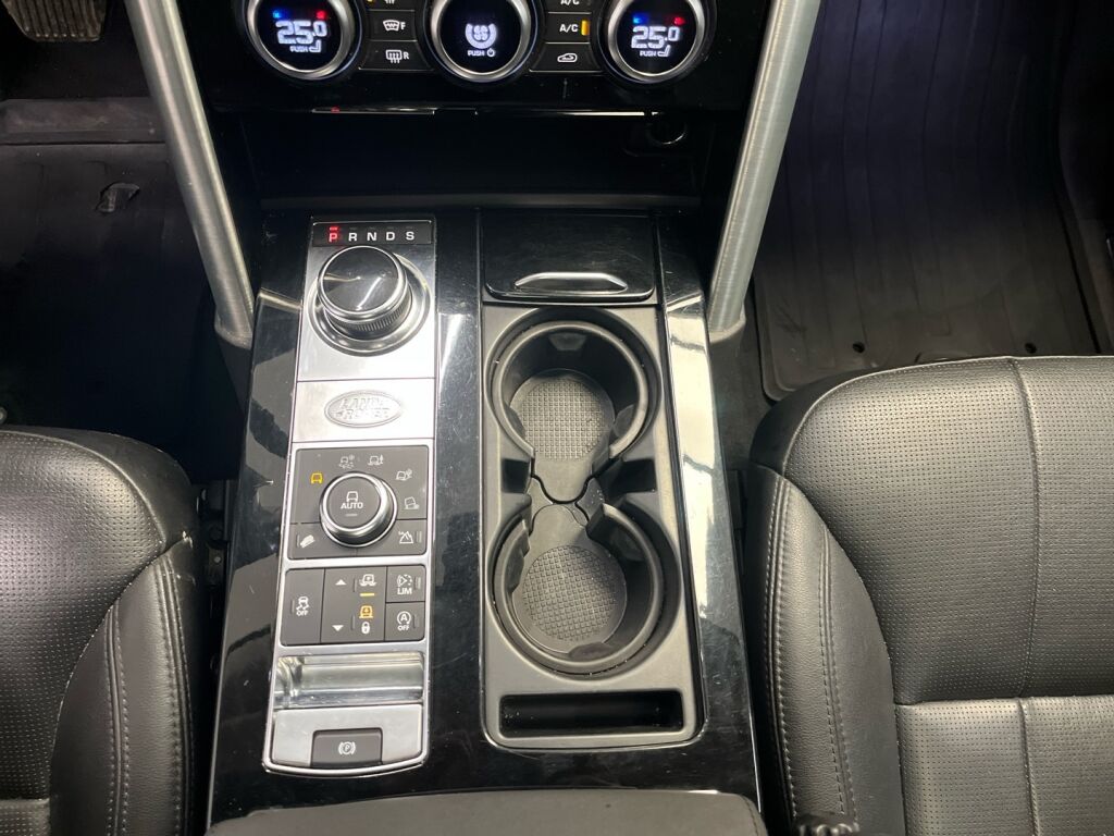 Land Rover Discovery 2018 Met. Musta