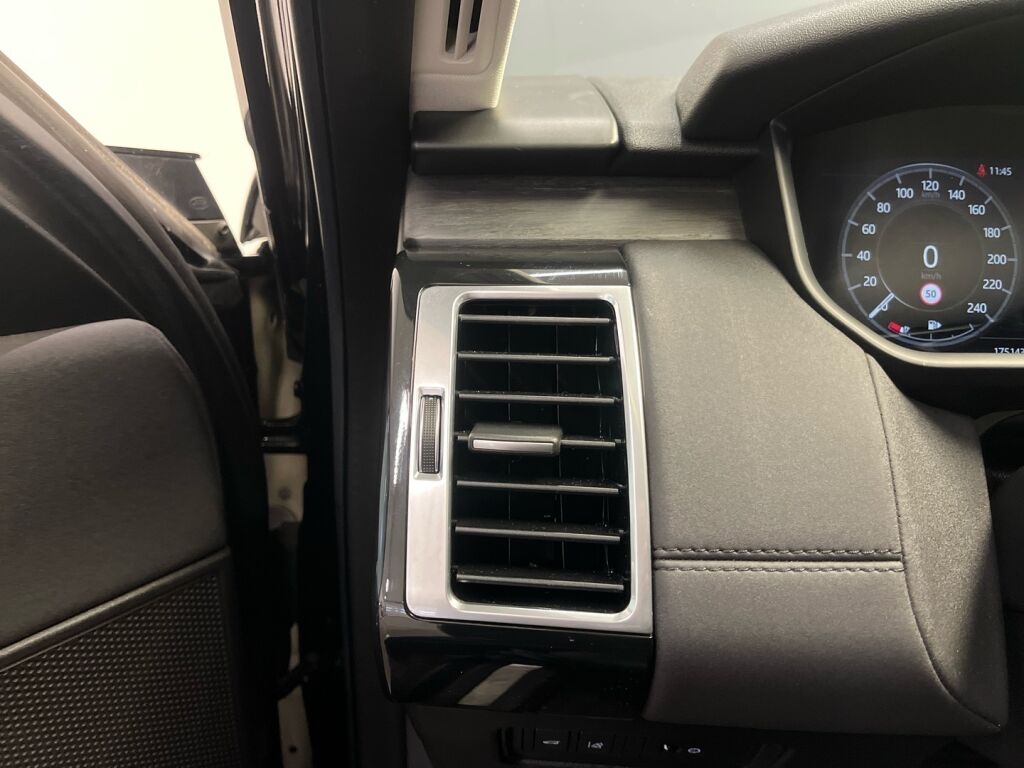 Land Rover Discovery 2018 Met. Musta