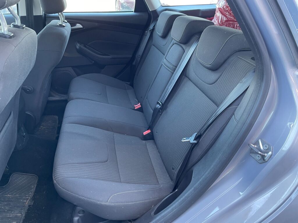 Ford Focus 2013 Harmaa