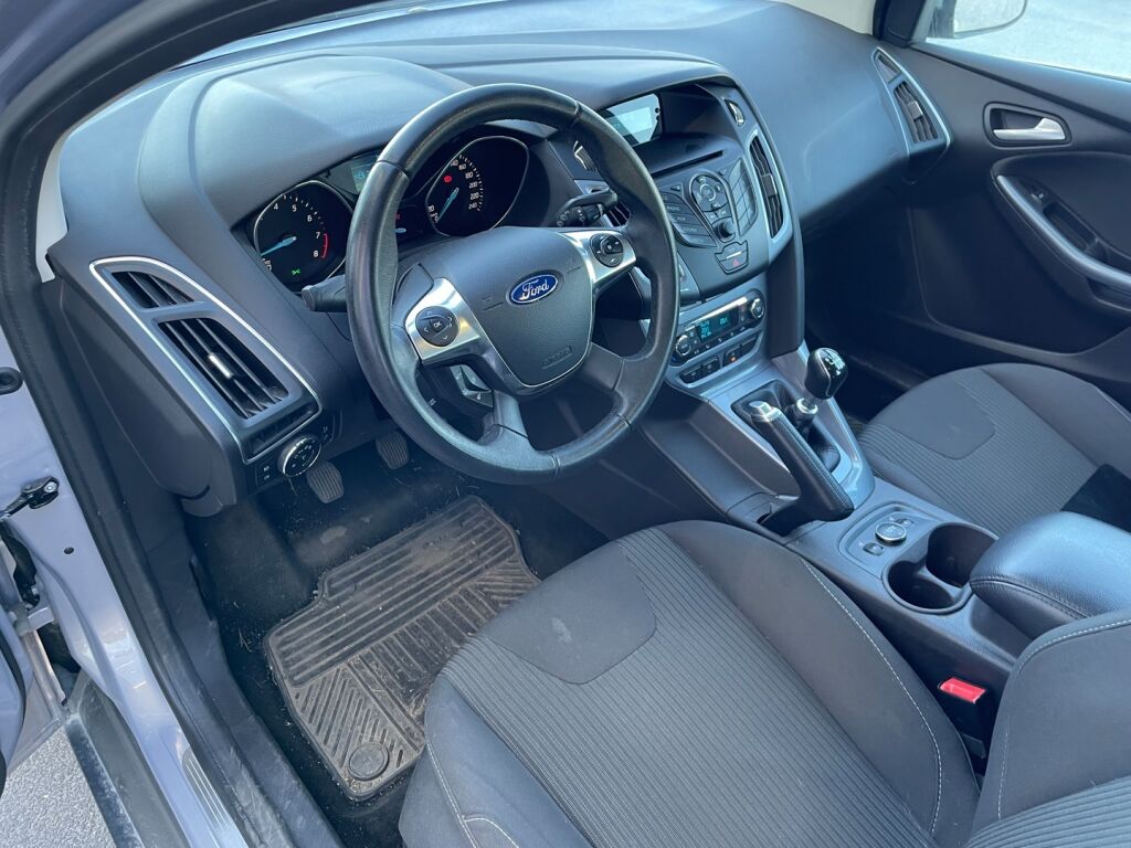 Ford Focus 2013 Harmaa