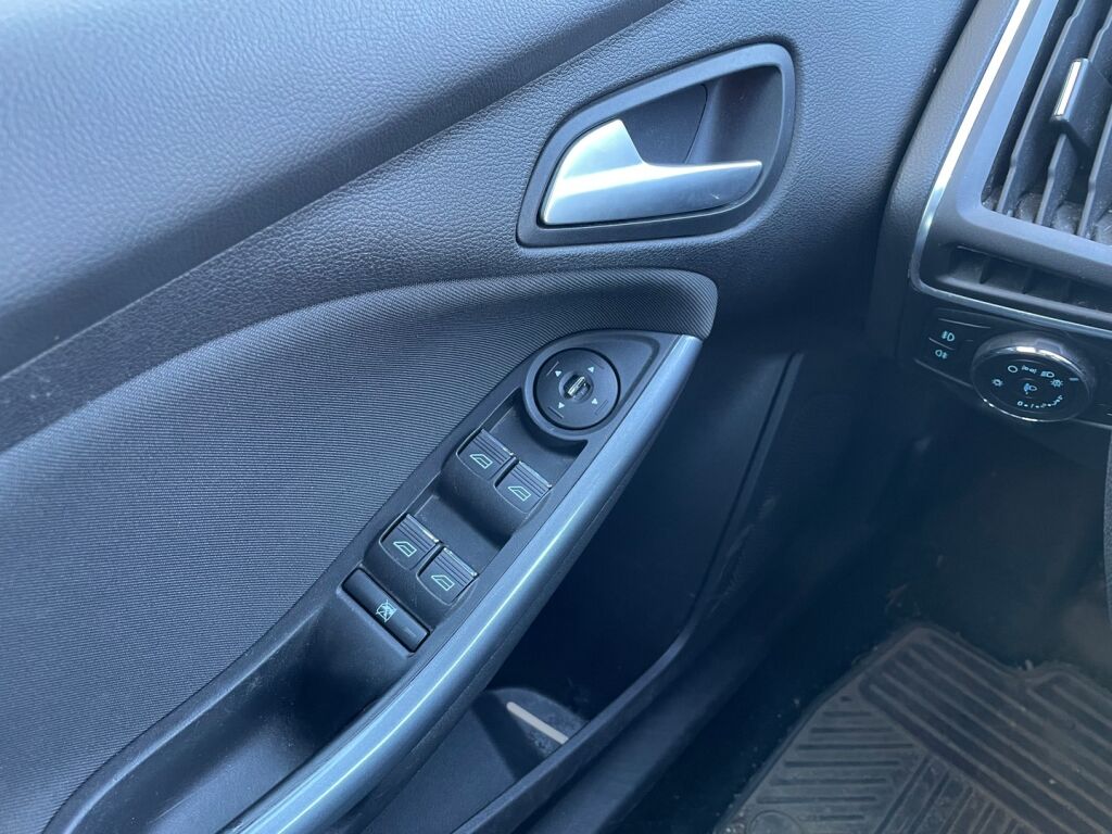 Ford Focus 2013 Harmaa