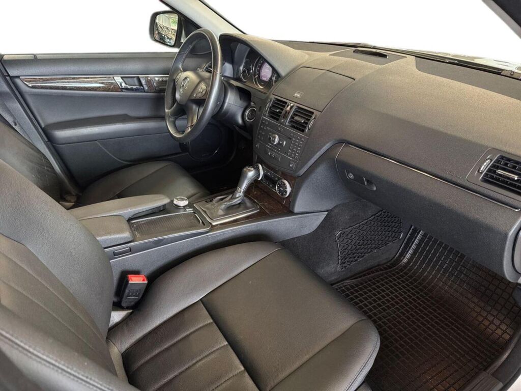 Mercedes-Benz C 2009 Harmaa