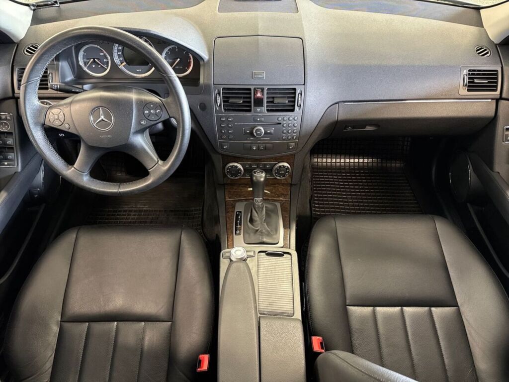 Mercedes-Benz C 2009 Harmaa