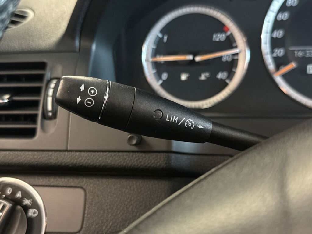 Mercedes-Benz C 2009 Harmaa