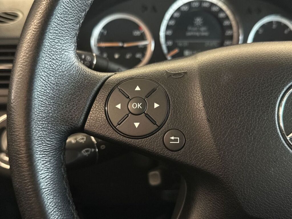 Mercedes-Benz C 2009 Harmaa