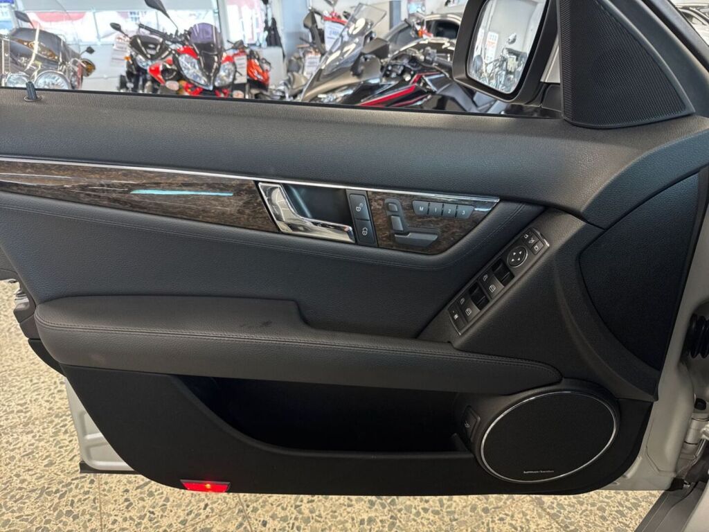 Mercedes-Benz C 2009 Harmaa