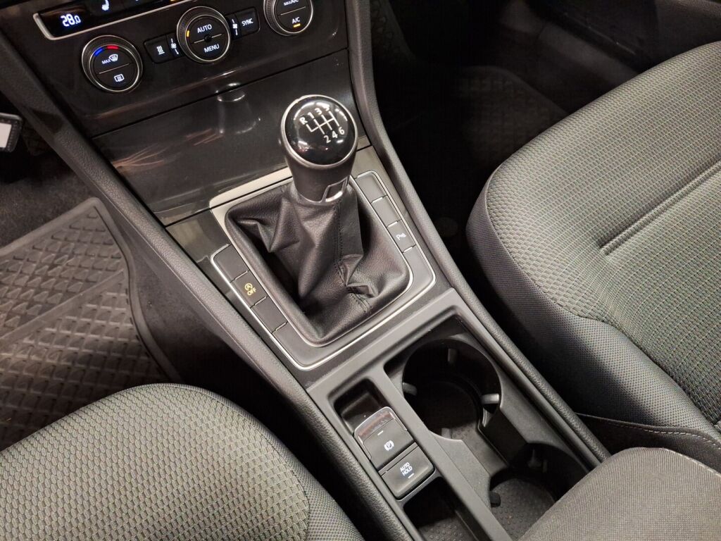 Volkswagen Golf 2019 Harmaa