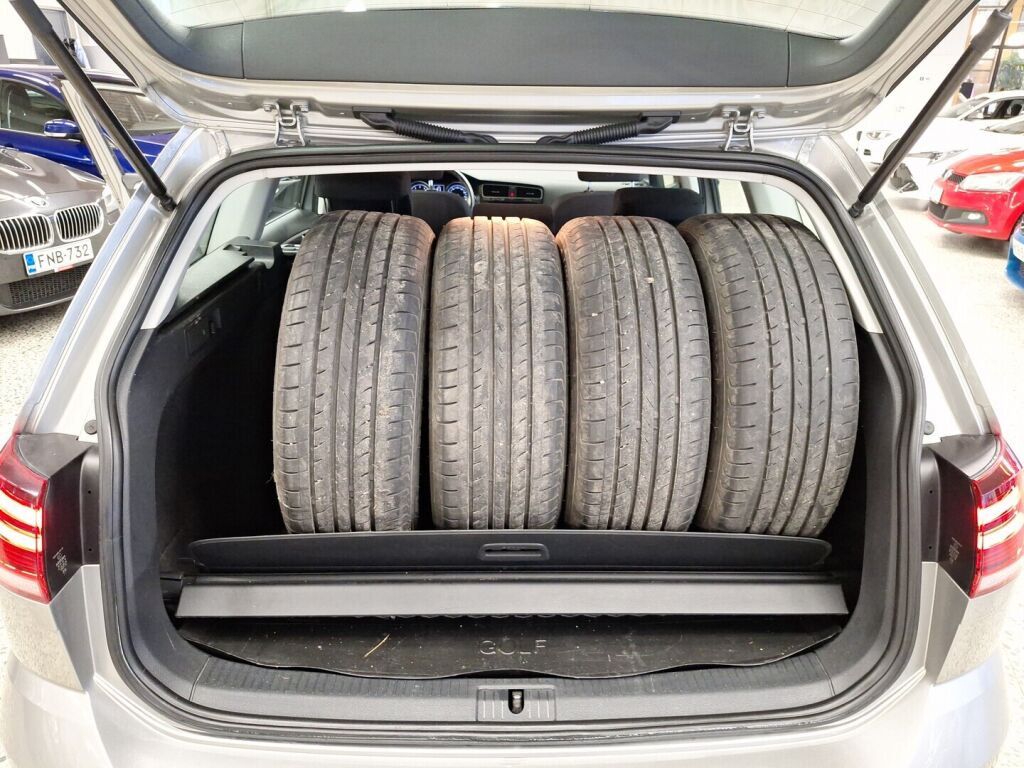 Volkswagen Golf 2019 Harmaa