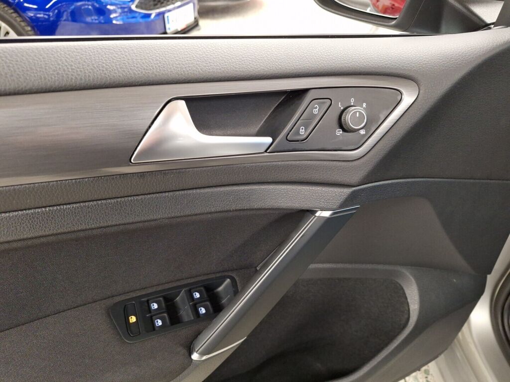 Volkswagen Golf 2019 Harmaa