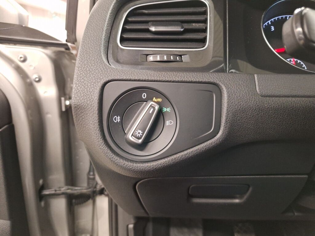 Volkswagen Golf 2019 Harmaa