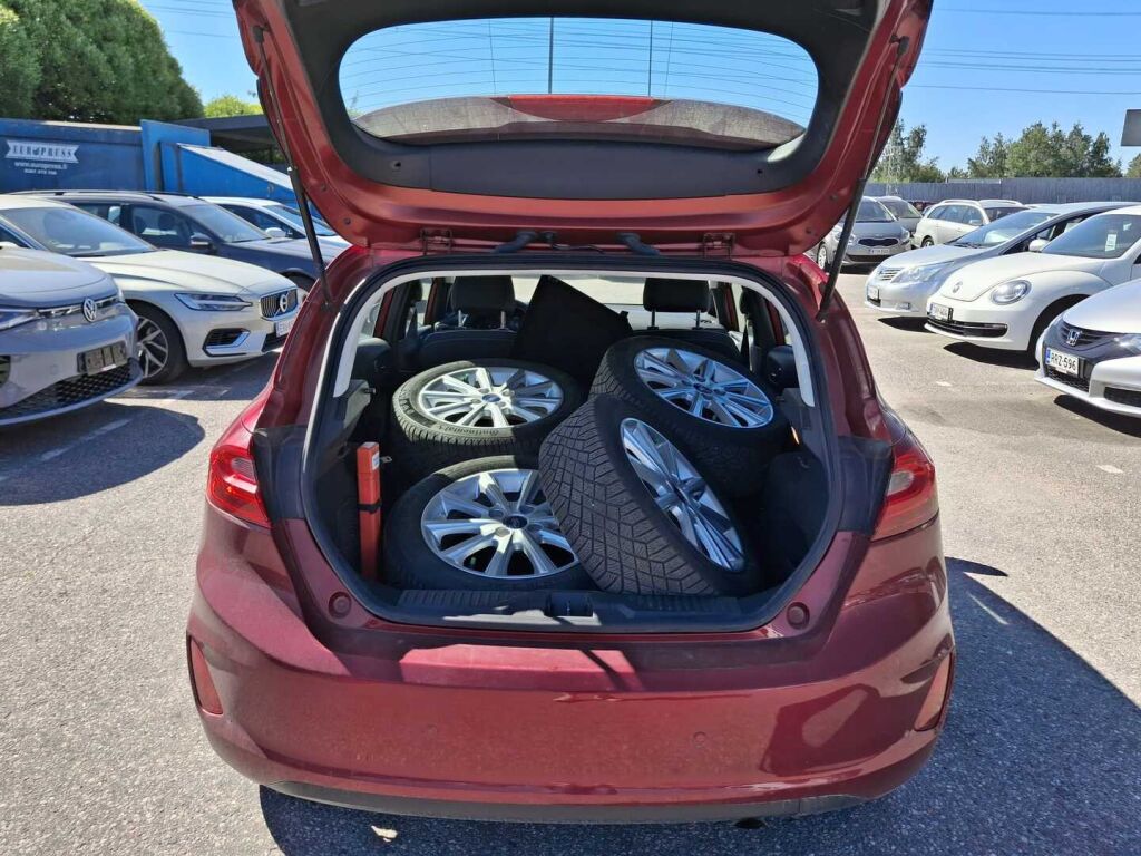 Ford Fiesta 2019 Punainen