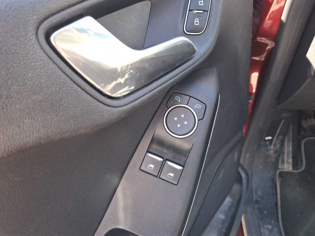 Ford Fiesta 2019 Punainen