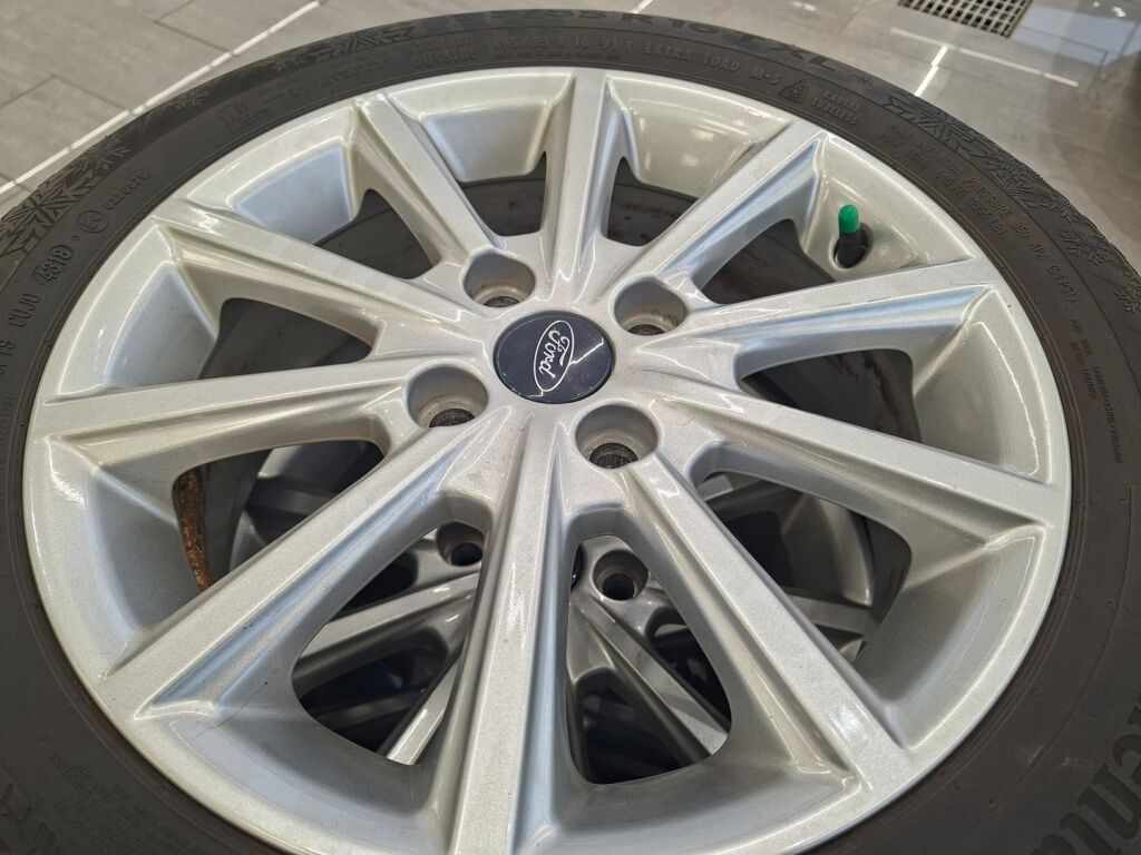 Ford Fiesta 2019 Punainen