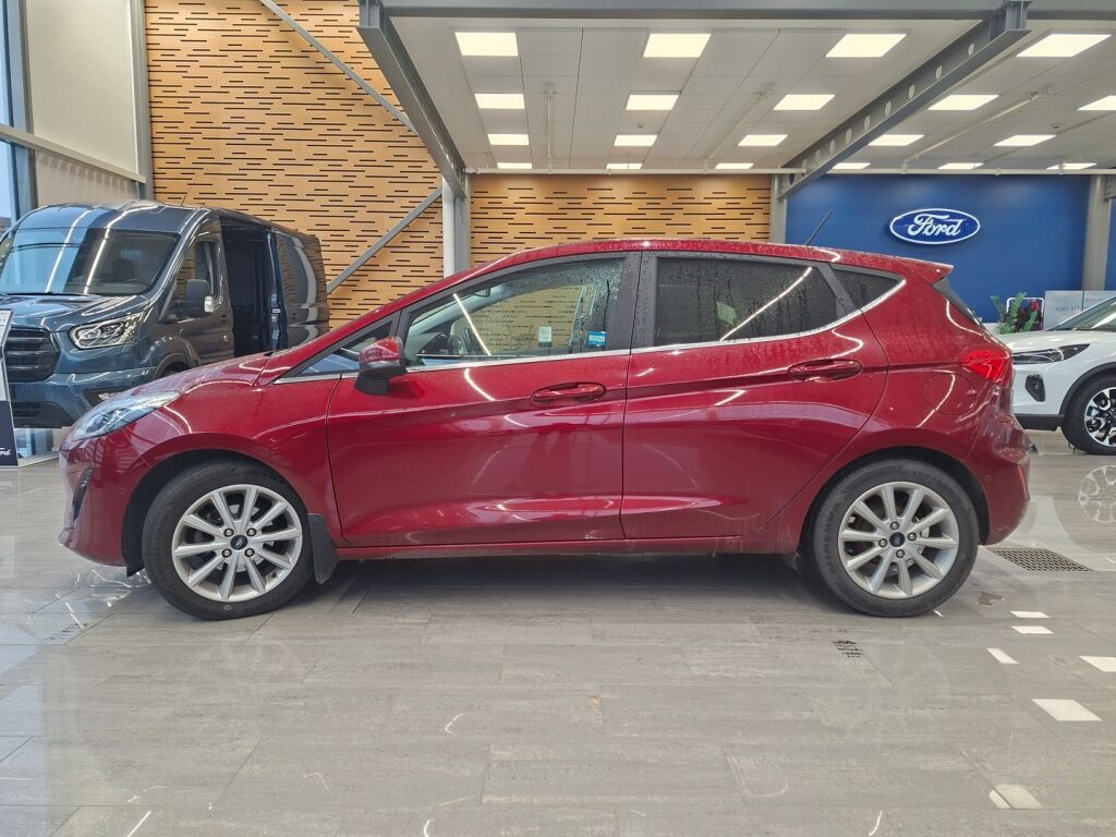 Ford Fiesta 2019 Punainen