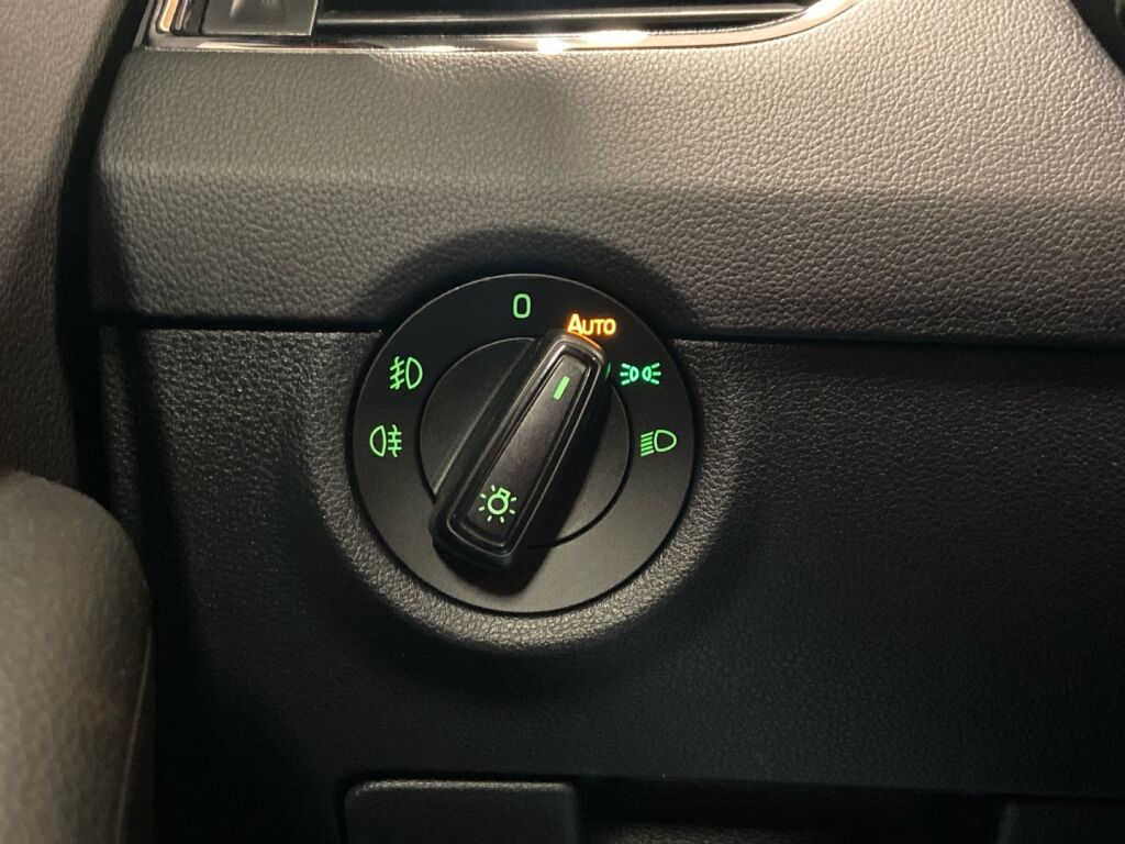 Skoda Octavia 2015 Punainen