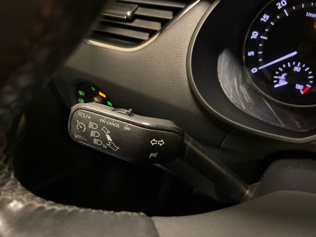 Skoda Octavia 2015 Punainen