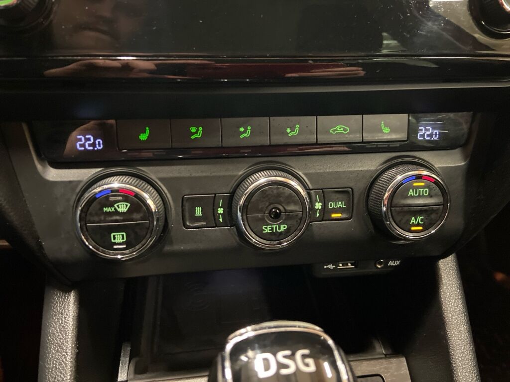 Skoda Octavia 2015 Punainen