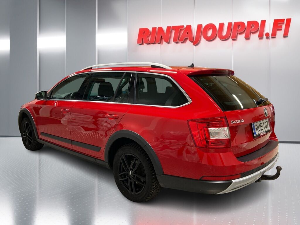 Skoda Octavia 2015 Punainen