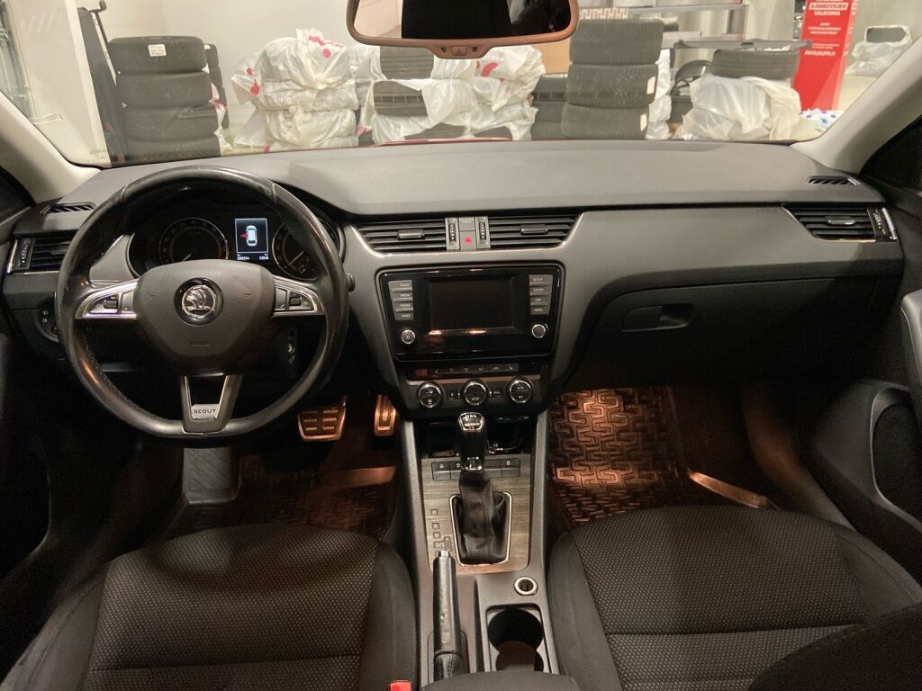 Skoda Octavia 2015 Punainen