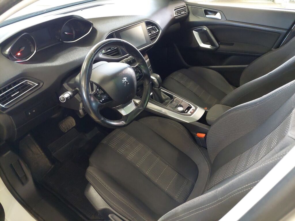 Peugeot 308 2015 Valkoinen