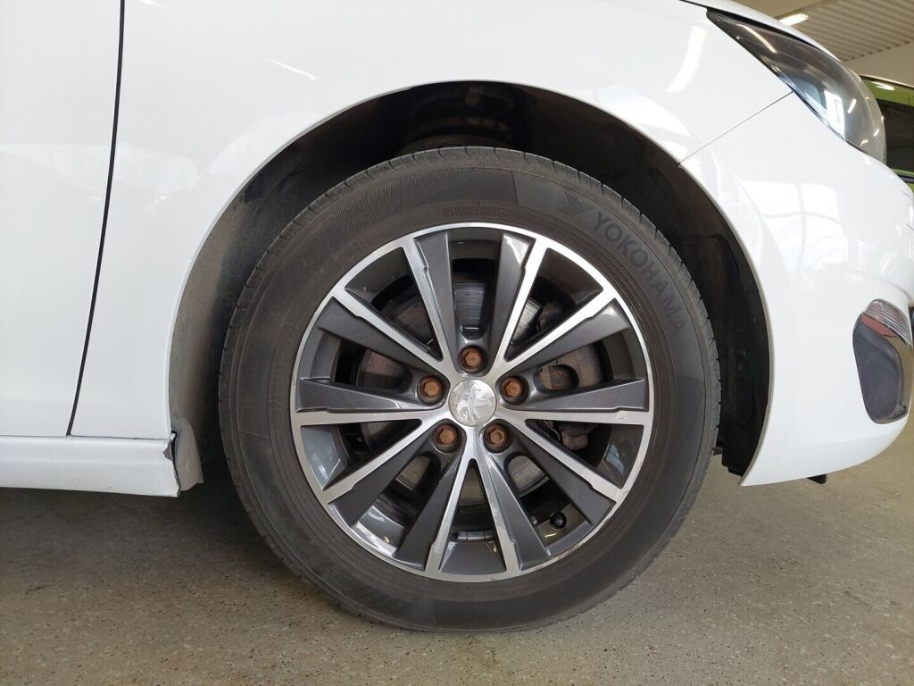 Peugeot 308 2015 Valkoinen