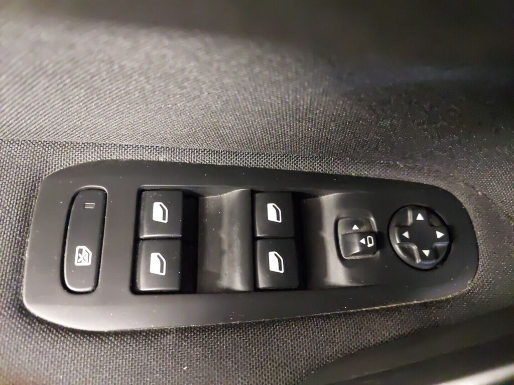 Peugeot 308 2015 Valkoinen