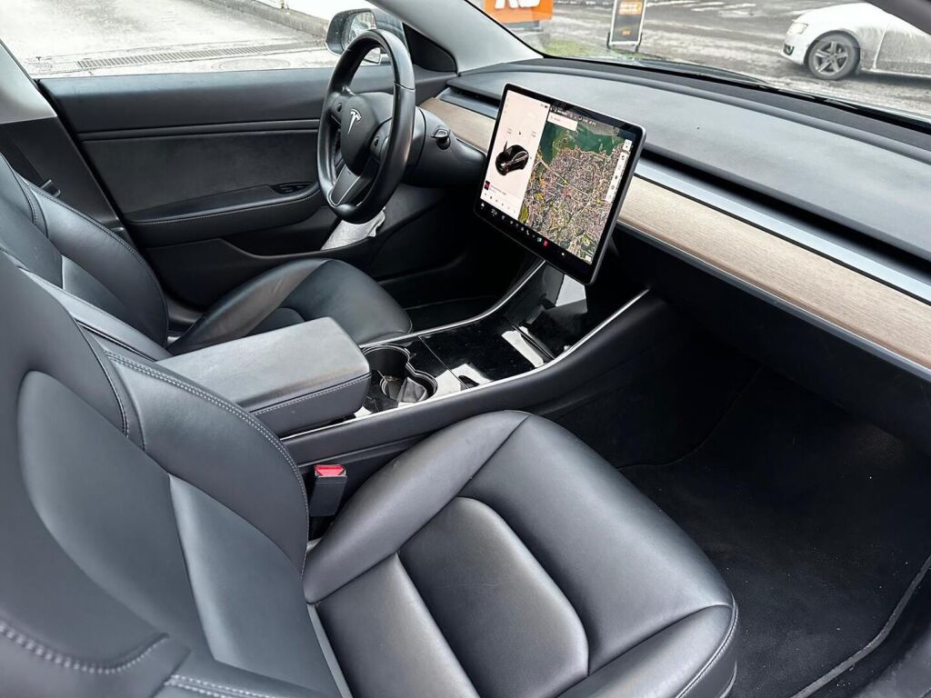 Tesla Model 3 2019 Musta