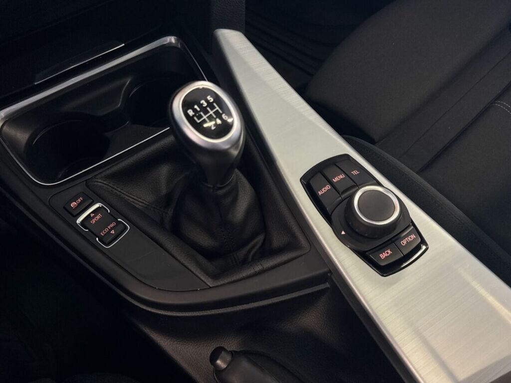 BMW 320 2013 Valkoinen