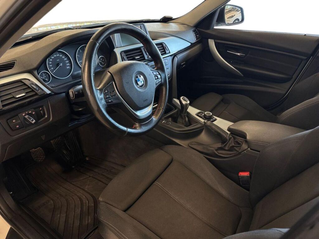 BMW 320 2013 Valkoinen