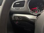 Volkswagen Golf 2010 Punainen